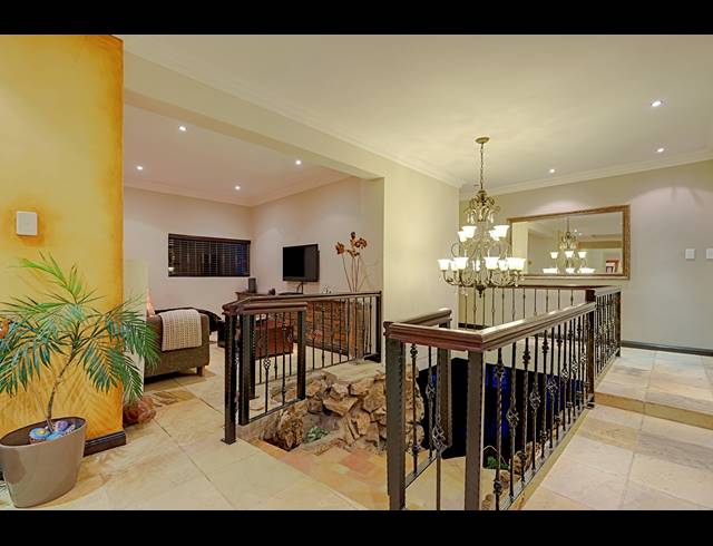 5 BEDROOM HOUSE FOR SALE IN KENSINGTON